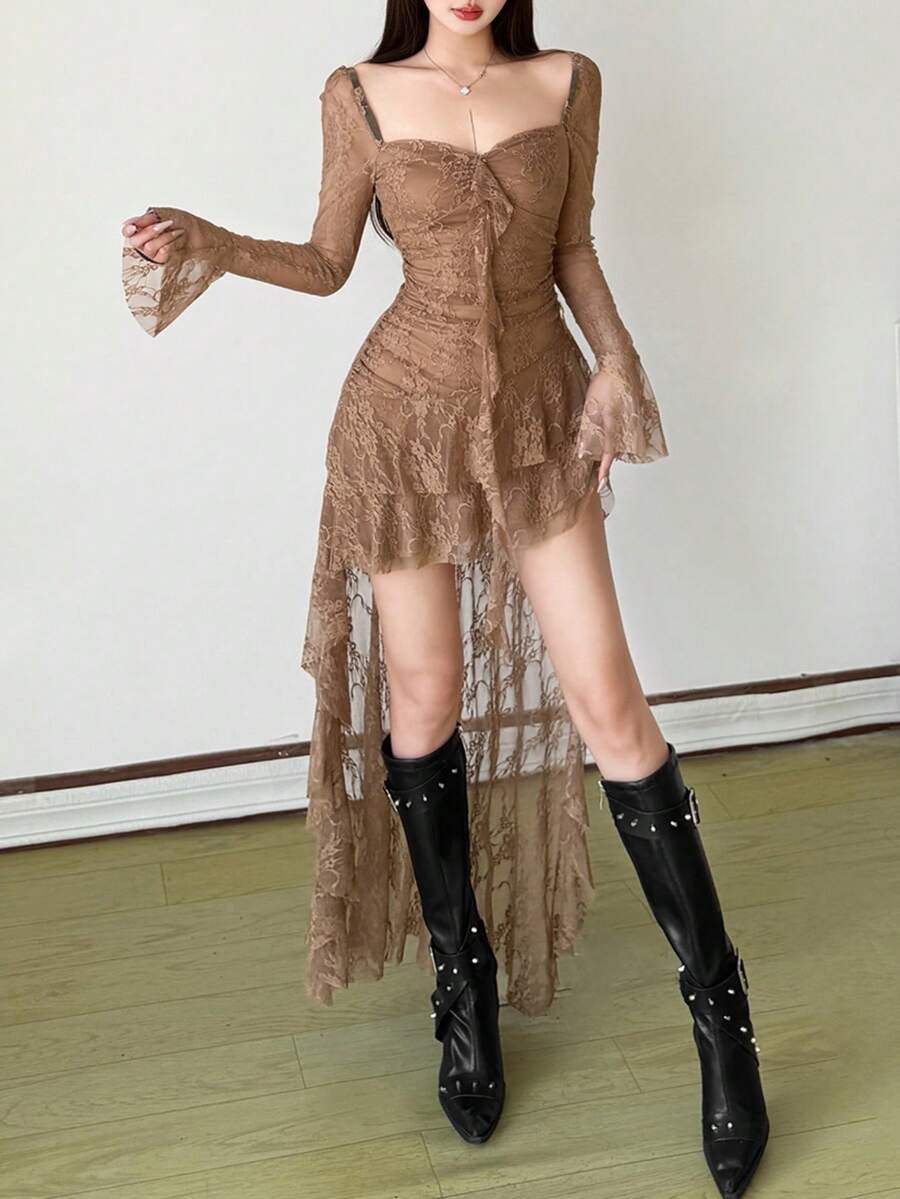 Cloe-Vestido manga larga con cuello cuadrado de cintura alta, unicolor y con aplicaciones de encaje